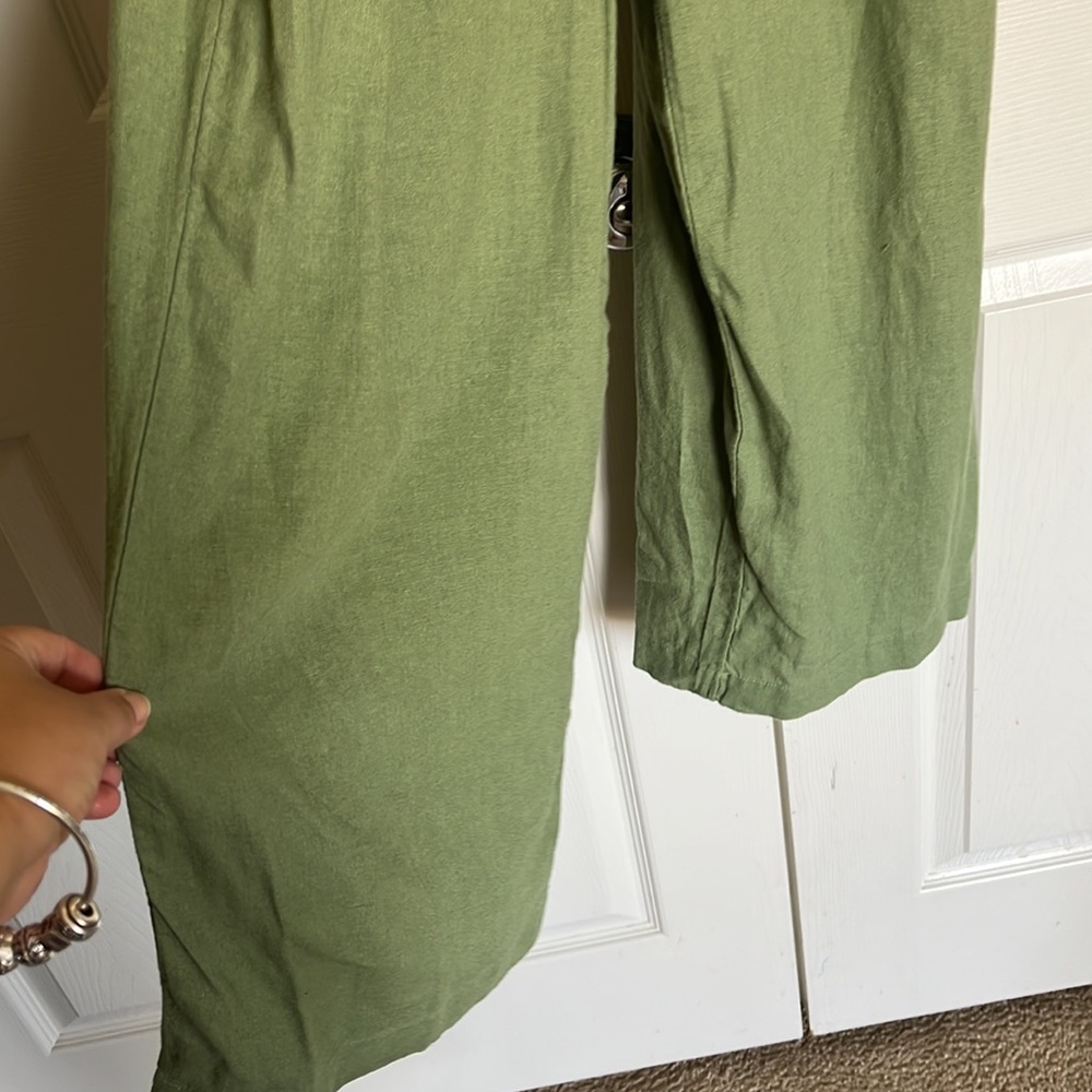 Linen Blend army green sleeveless V neck jumpsuit. - Picture 5 of 9